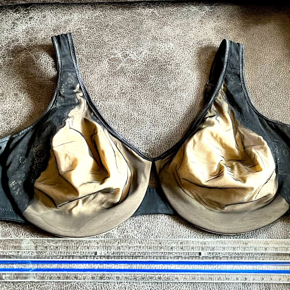 Newish bra black/lace-underwire 42DD